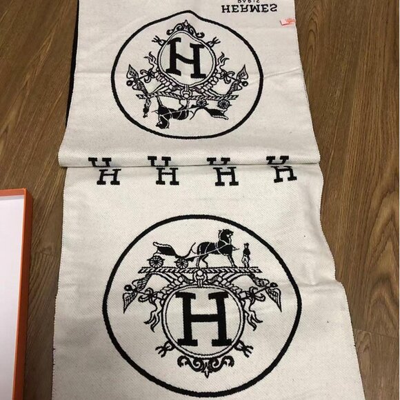 Hermes Jacquard Long Scarf Black - Picture 2 of 5